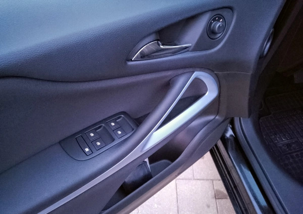 Opel Zafira cena 39500 przebieg: 204000, rok produkcji 2018 z Janowiec Wielkopolski małe 326